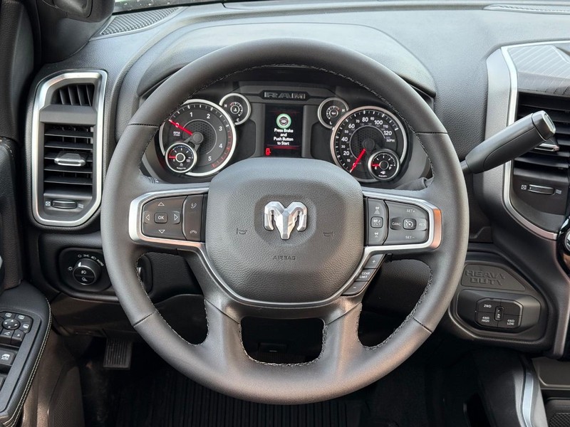 Ram 3500 Vehicle Full-screen Gallery Image 13