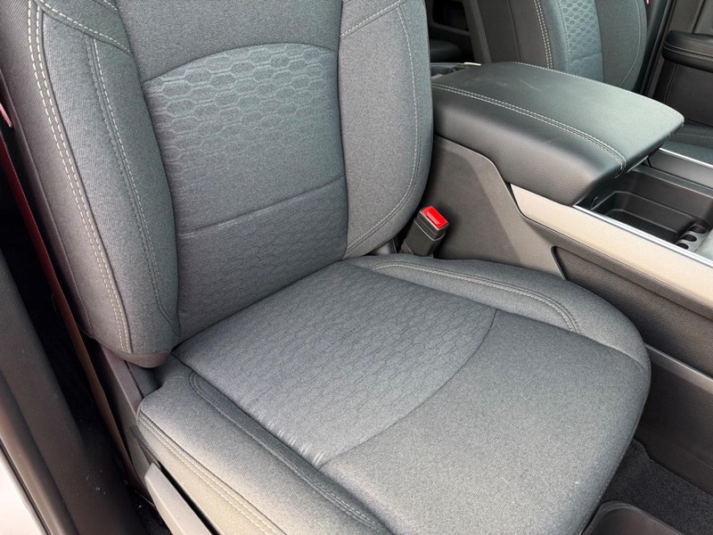 Ram 3500 Vehicle Full-screen Gallery Image 15