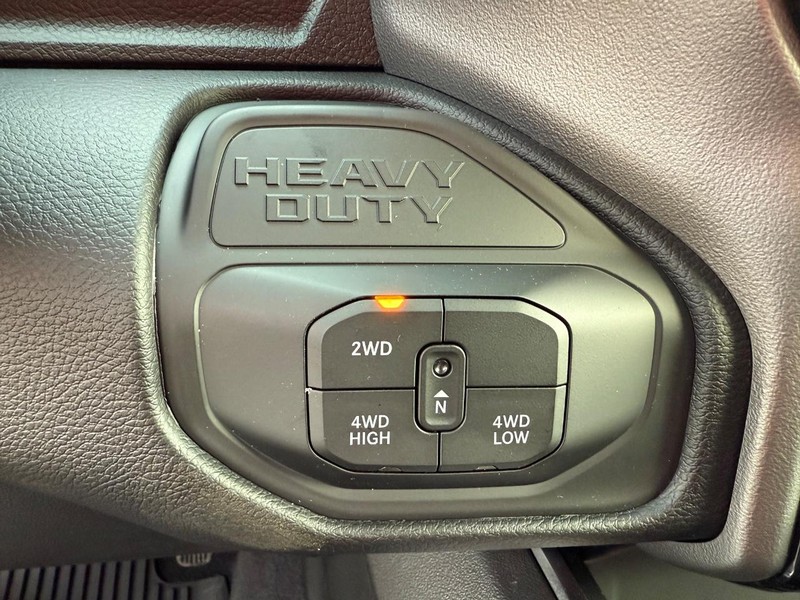 Ram 3500 Vehicle Full-screen Gallery Image 22