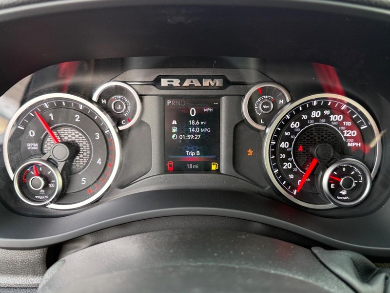 Ram 3500 Vehicle Full-screen Gallery Image 27