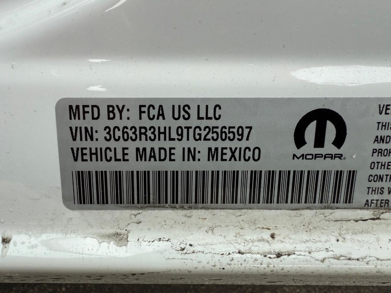 Ram 3500 Vehicle Full-screen Gallery Image 30