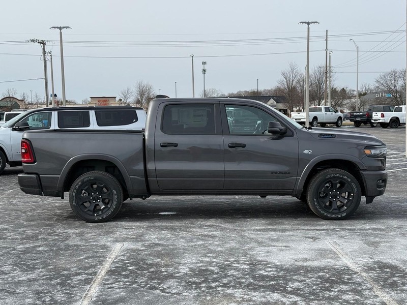 Ram 1500 Vehicle Full-screen Gallery Image 2