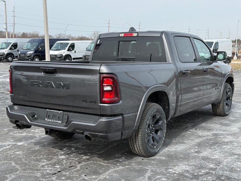 Ram 1500 Vehicle Full-screen Gallery Image 3