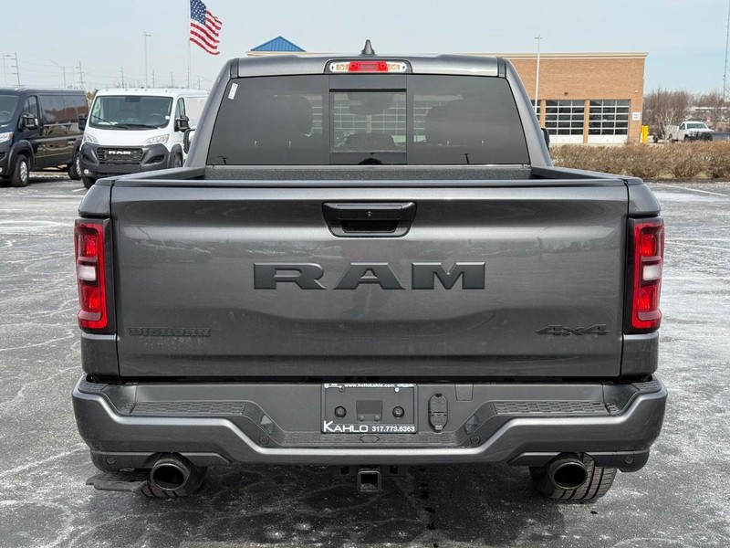 Ram 1500 Vehicle Full-screen Gallery Image 4