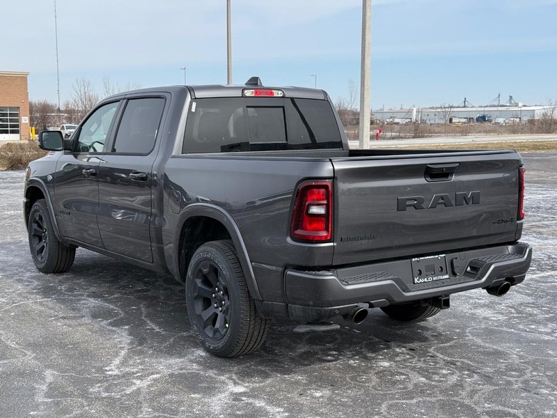 Ram 1500 Vehicle Full-screen Gallery Image 5
