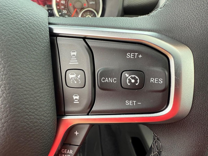 Ram 1500 Vehicle Full-screen Gallery Image 22