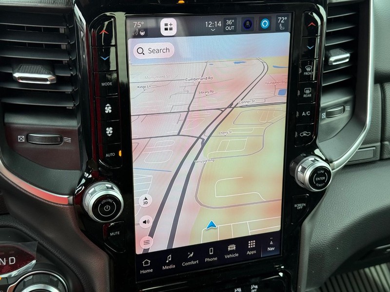 Ram 1500 Vehicle Full-screen Gallery Image 24