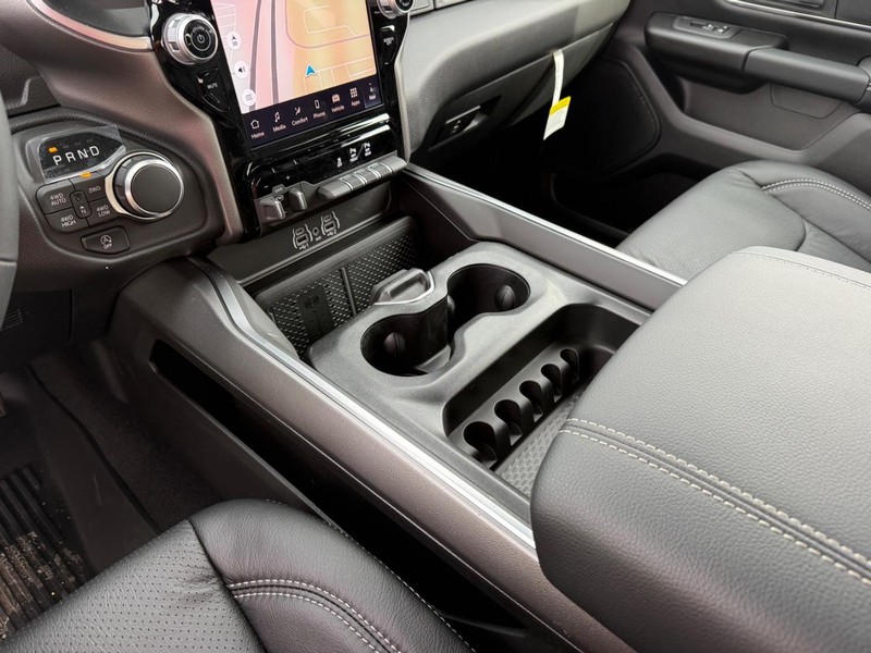 Ram 1500 Vehicle Full-screen Gallery Image 26