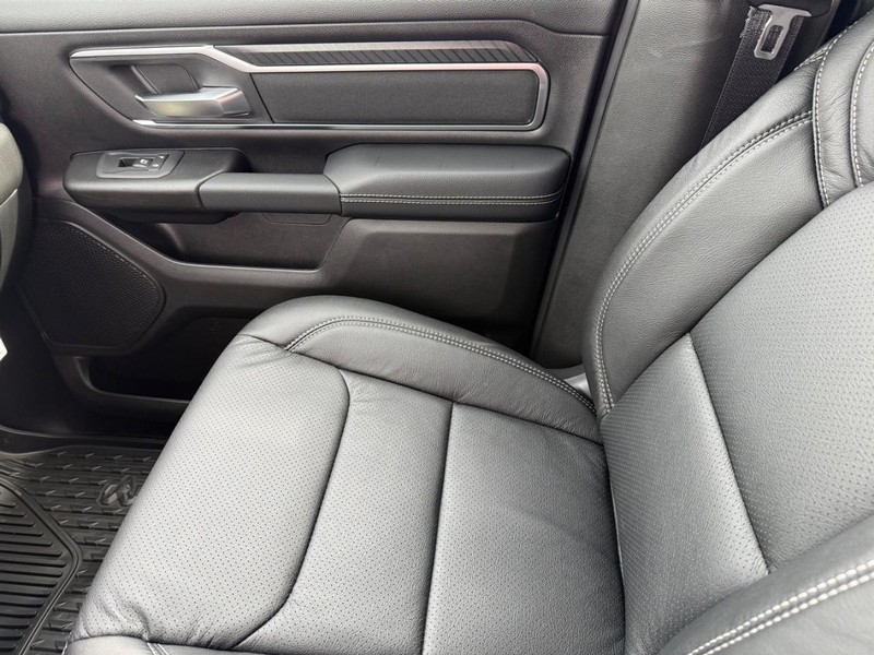 Ram 1500 Vehicle Full-screen Gallery Image 27