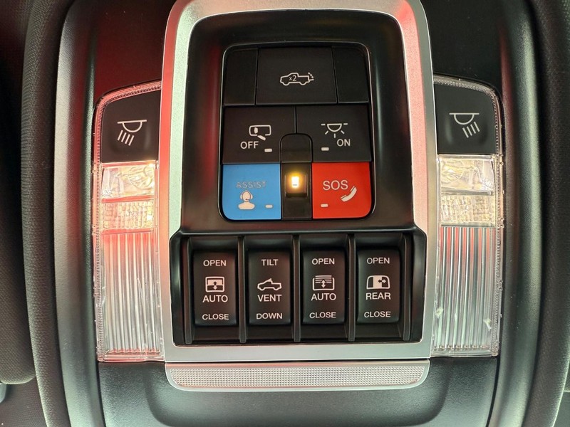 Ram 1500 Vehicle Full-screen Gallery Image 28