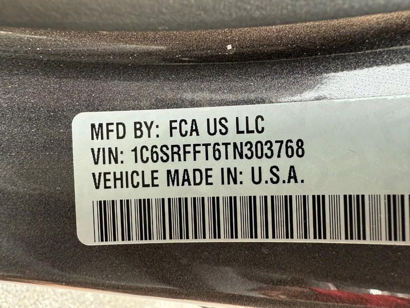 Ram 1500 Vehicle Full-screen Gallery Image 32