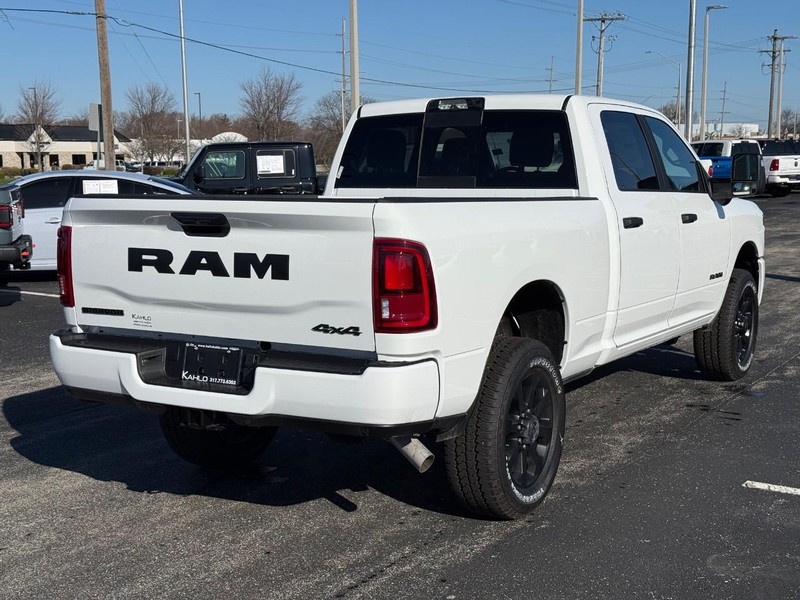 Ram 2500 Vehicle Full-screen Gallery Image 3