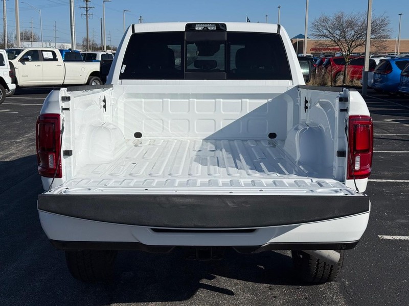 Ram 2500 Vehicle Full-screen Gallery Image 7