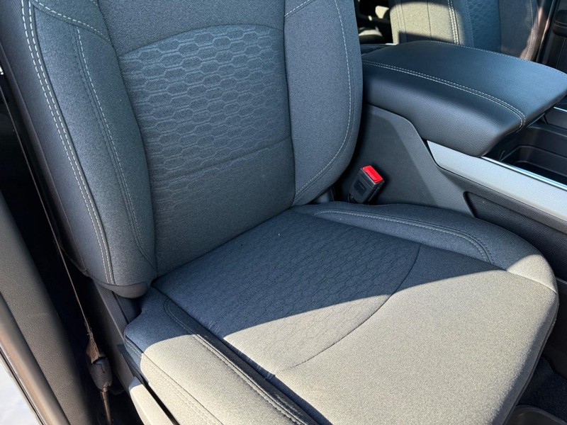 Ram 2500 Vehicle Full-screen Gallery Image 15