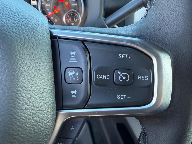 Ram 2500 Vehicle Full-screen Gallery Image 20