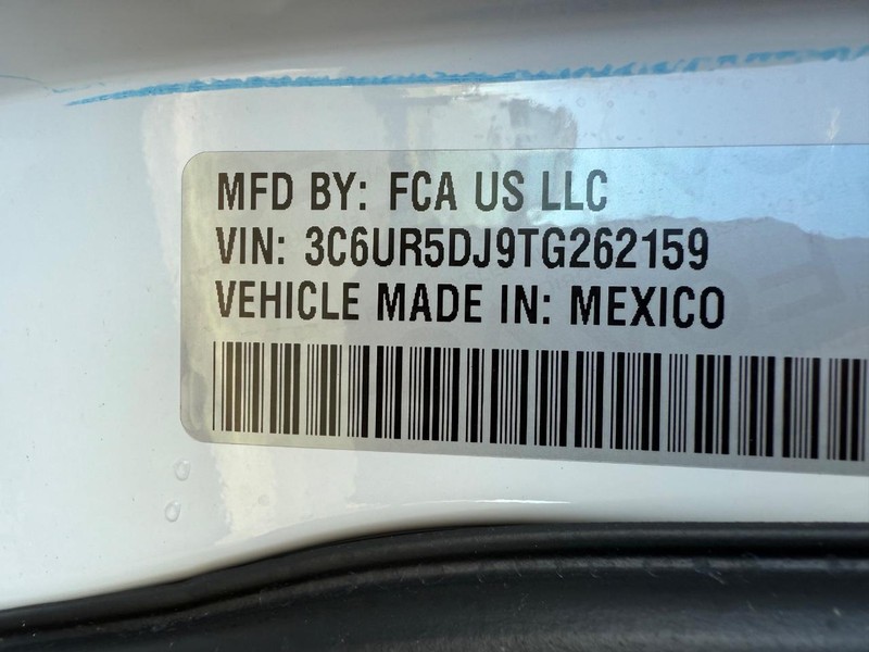 Ram 2500 Vehicle Full-screen Gallery Image 30