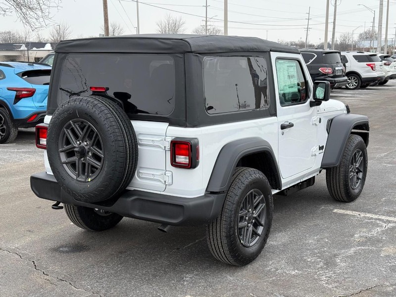 Jeep Wrangler Vehicle Full-screen Gallery Image 3