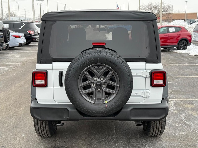 Jeep Wrangler Vehicle Full-screen Gallery Image 4