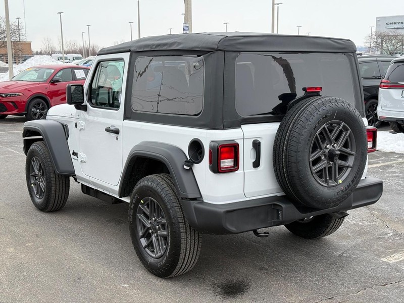 Jeep Wrangler Vehicle Full-screen Gallery Image 5