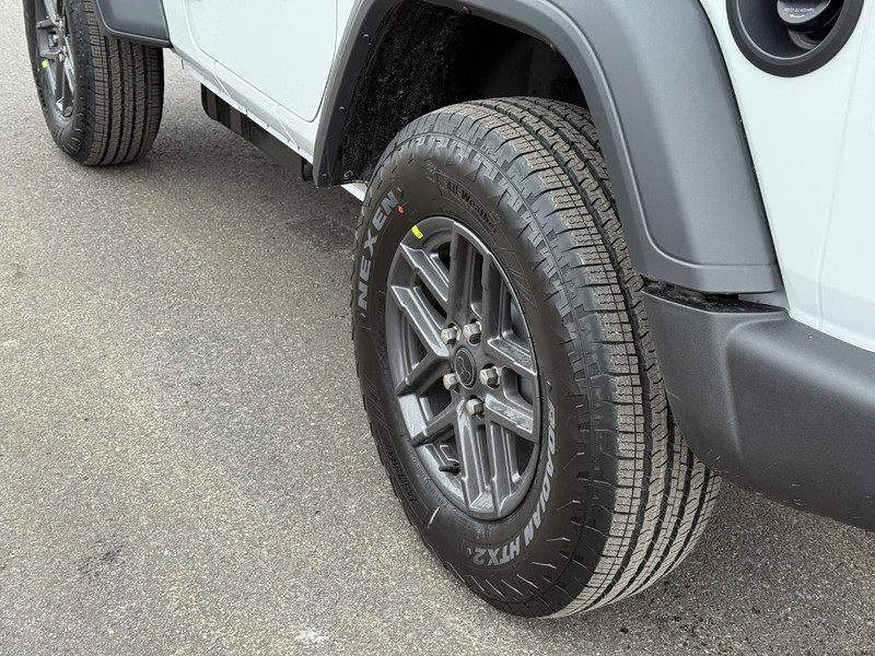 Jeep Wrangler Vehicle Full-screen Gallery Image 6