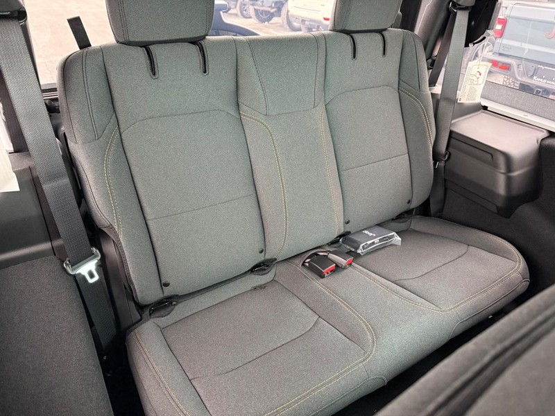 Jeep Wrangler Vehicle Full-screen Gallery Image 14