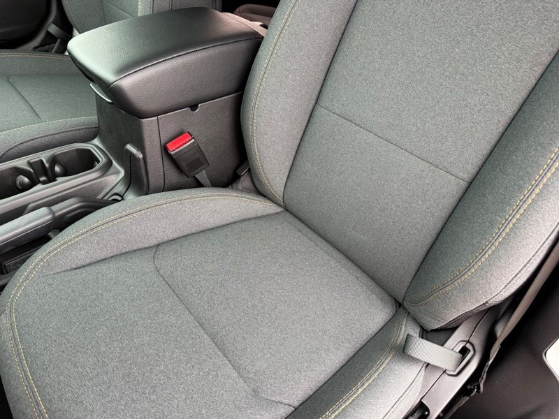 Jeep Wrangler Vehicle Full-screen Gallery Image 29