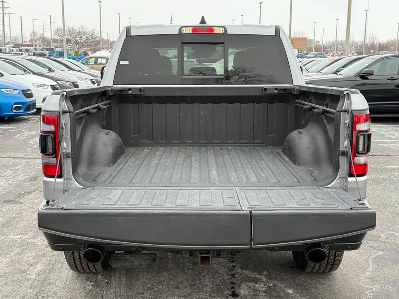 Ram 1500 Vehicle Full-screen Gallery Image 7