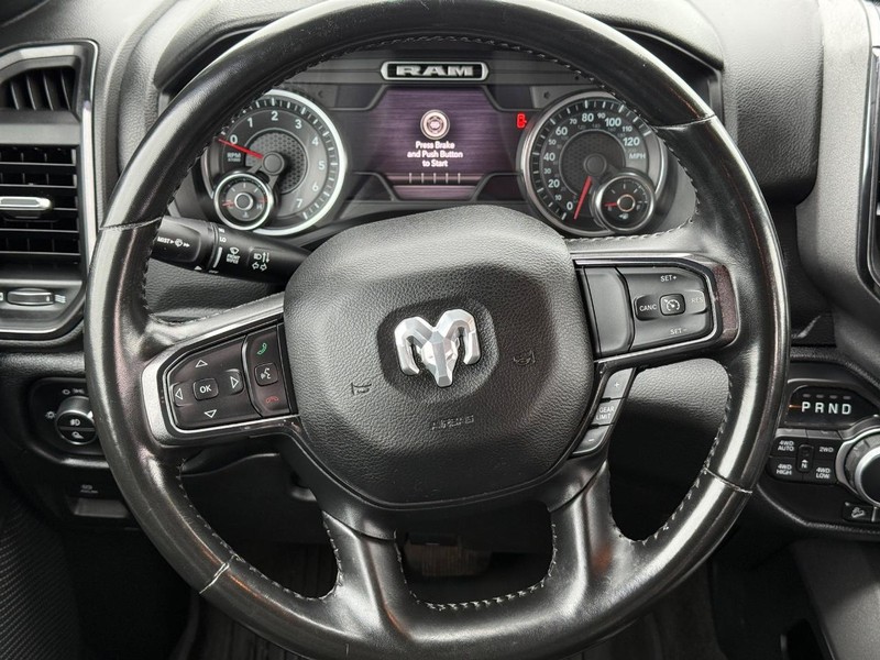 Ram 1500 Vehicle Full-screen Gallery Image 14