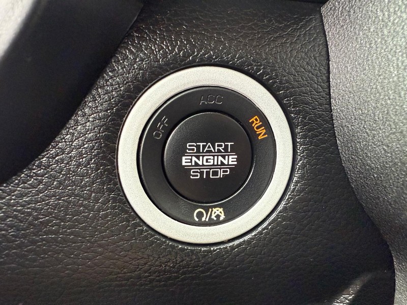 Ram 1500 Vehicle Full-screen Gallery Image 22