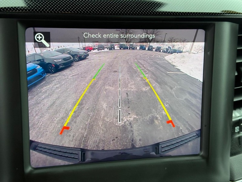 Ram 1500 Vehicle Full-screen Gallery Image 25