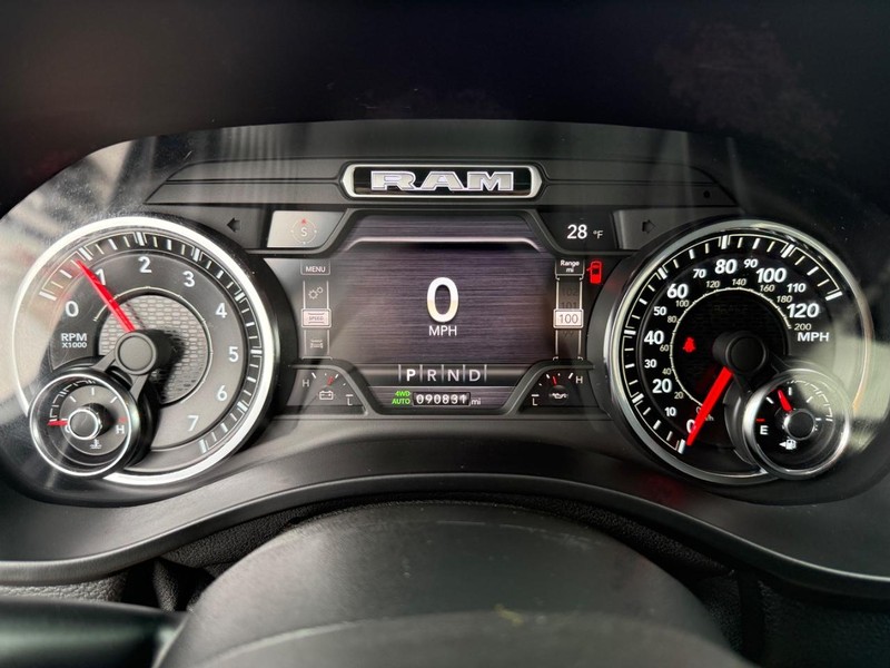 Ram 1500 Vehicle Full-screen Gallery Image 29