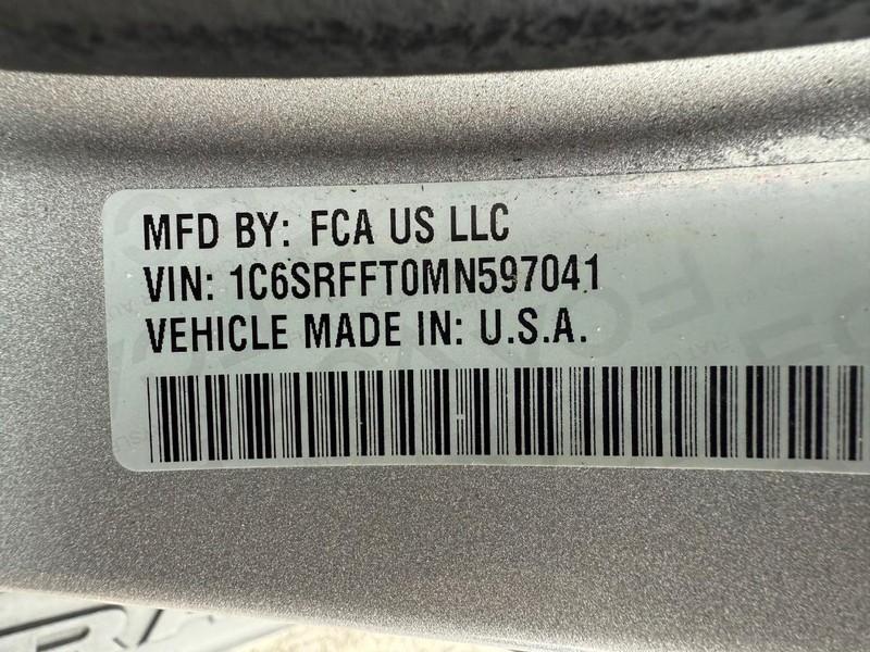 Ram 1500 Vehicle Full-screen Gallery Image 32