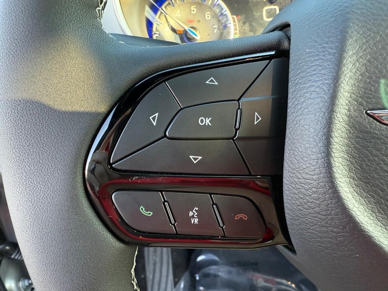 Chrysler Pacifica Vehicle Full-screen Gallery Image 22