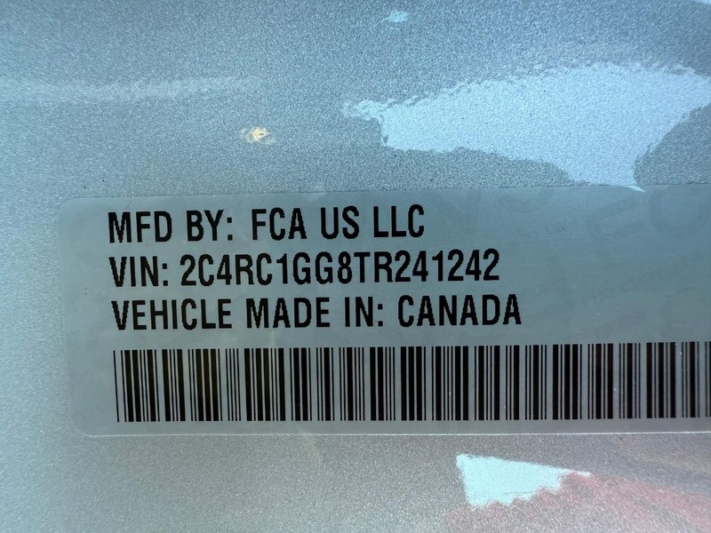 Chrysler Pacifica Vehicle Full-screen Gallery Image 33