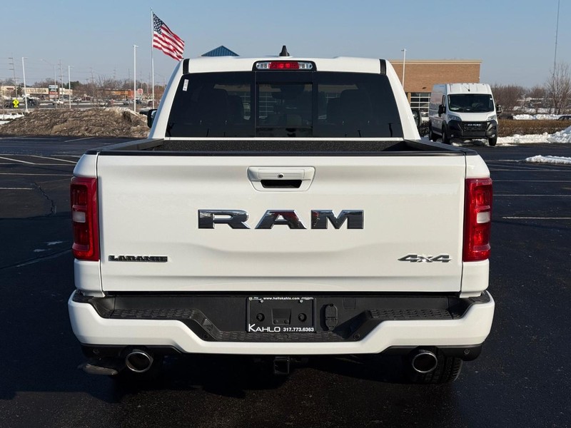 Ram 1500 Vehicle Full-screen Gallery Image 4