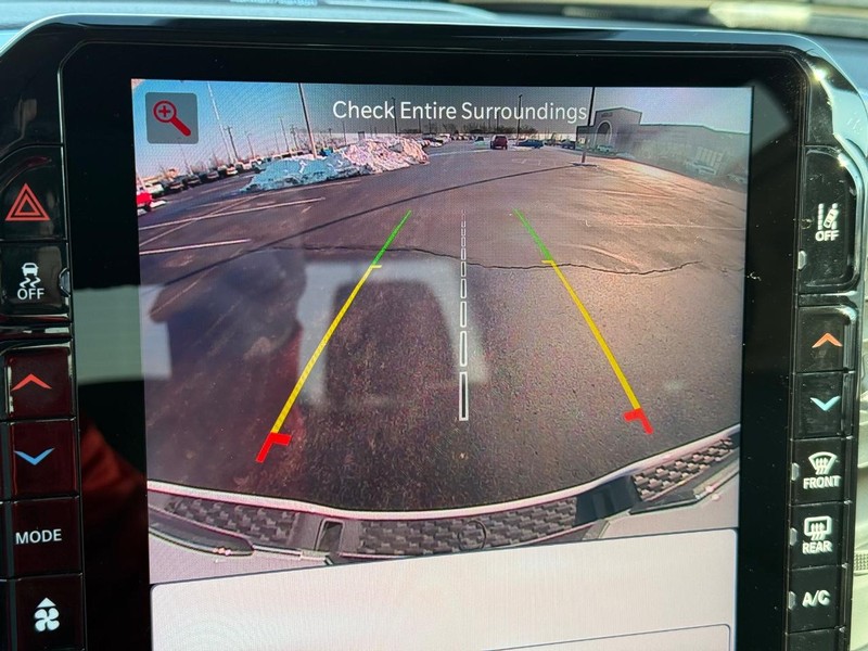 Ram 1500 Vehicle Full-screen Gallery Image 24