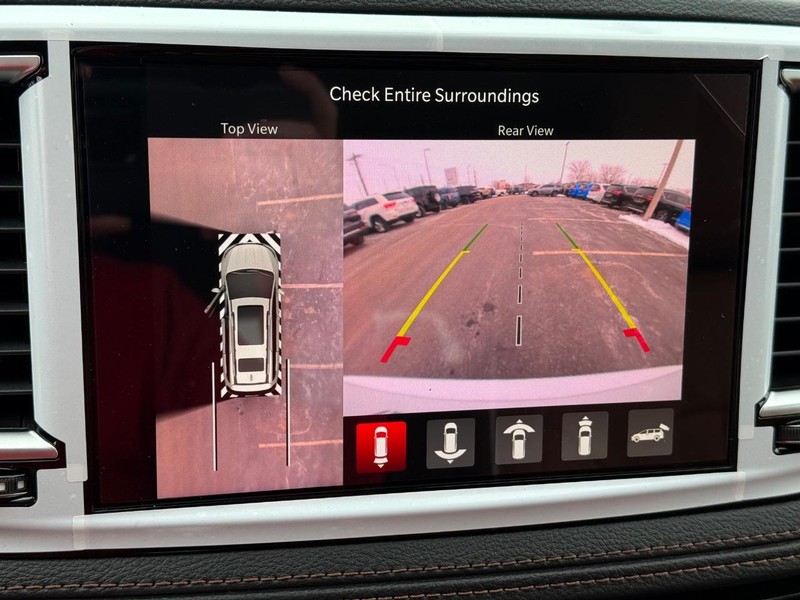 Chrysler Pacifica Vehicle Full-screen Gallery Image 27