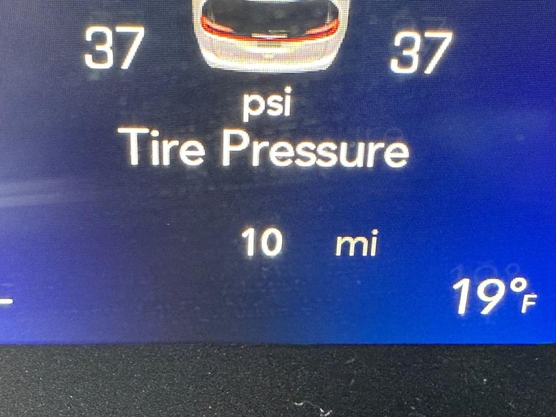 Chrysler Pacifica Vehicle Full-screen Gallery Image 31