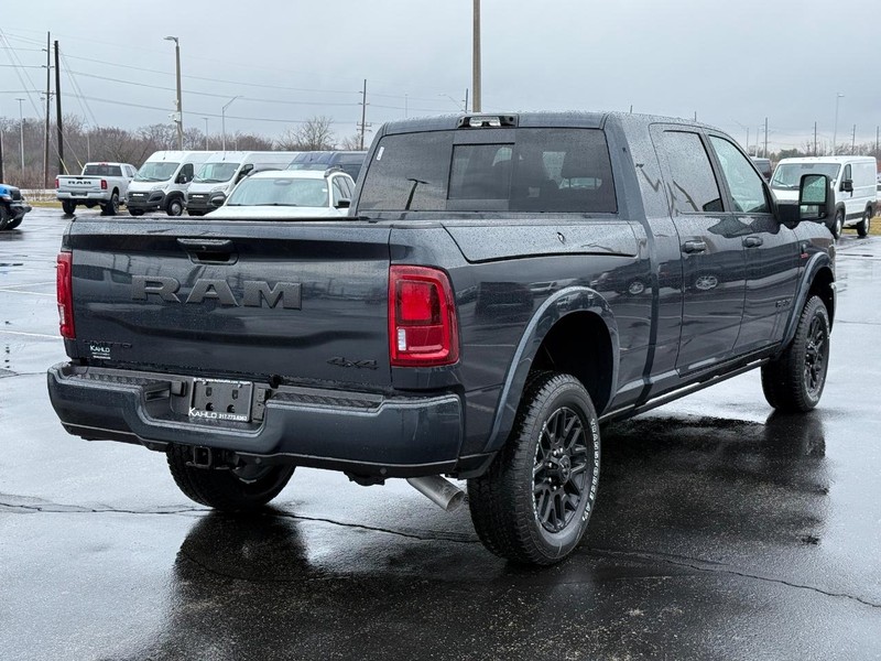Ram 2500 Vehicle Full-screen Gallery Image 3
