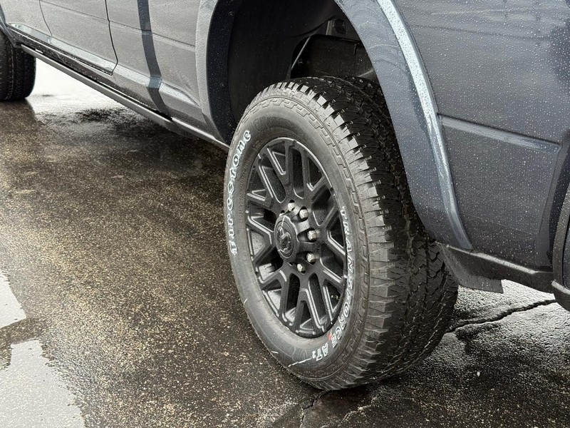Ram 2500 Vehicle Full-screen Gallery Image 6