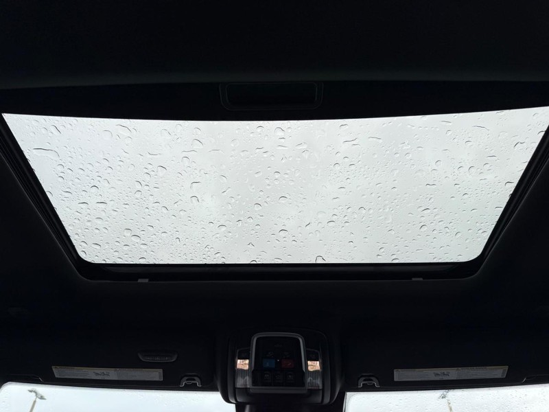 Ram 2500 Vehicle Full-screen Gallery Image 13