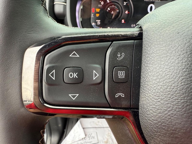 Ram 2500 Vehicle Full-screen Gallery Image 21