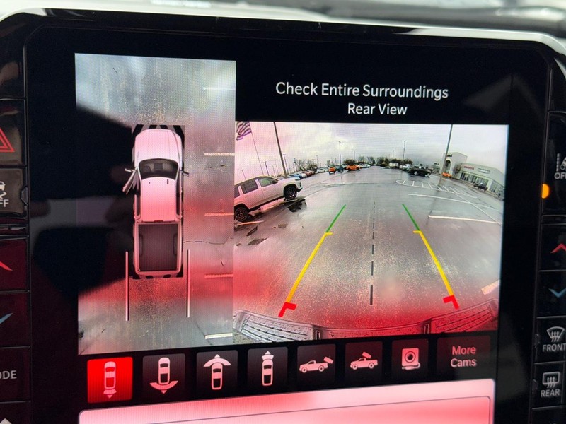 Ram 2500 Vehicle Full-screen Gallery Image 25