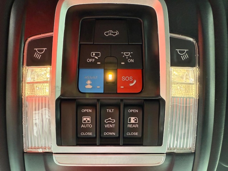 Ram 2500 Vehicle Full-screen Gallery Image 28