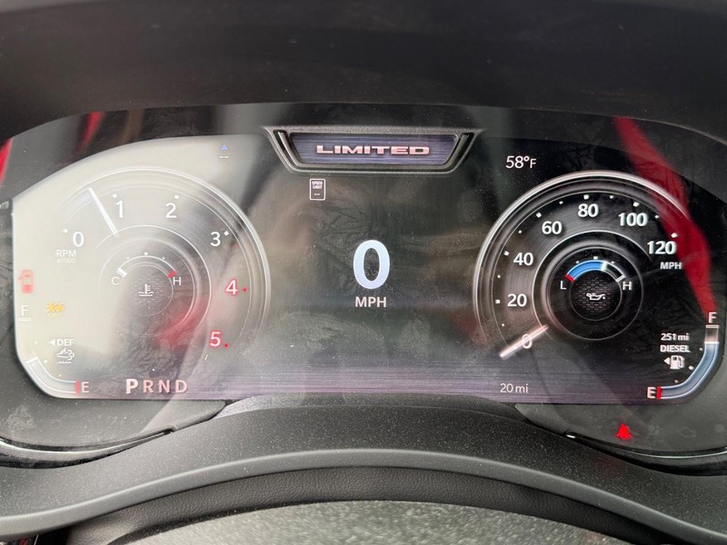 Ram 2500 Vehicle Full-screen Gallery Image 29