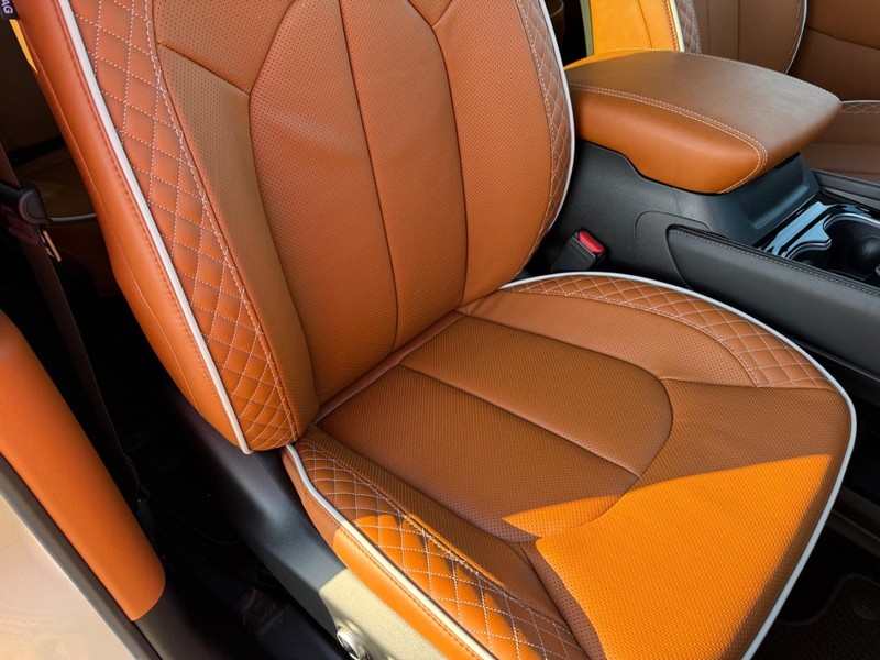 Chrysler Pacifica Vehicle Full-screen Gallery Image 18