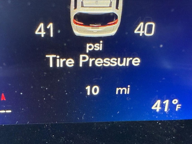 Chrysler Pacifica Vehicle Full-screen Gallery Image 31