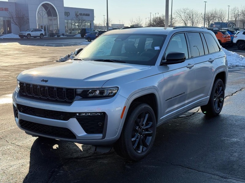Jeep Grand Cherokee Vehicle Full-screen Gallery Image 9