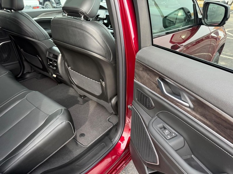 Jeep Grand Cherokee Vehicle Full-screen Gallery Image 13