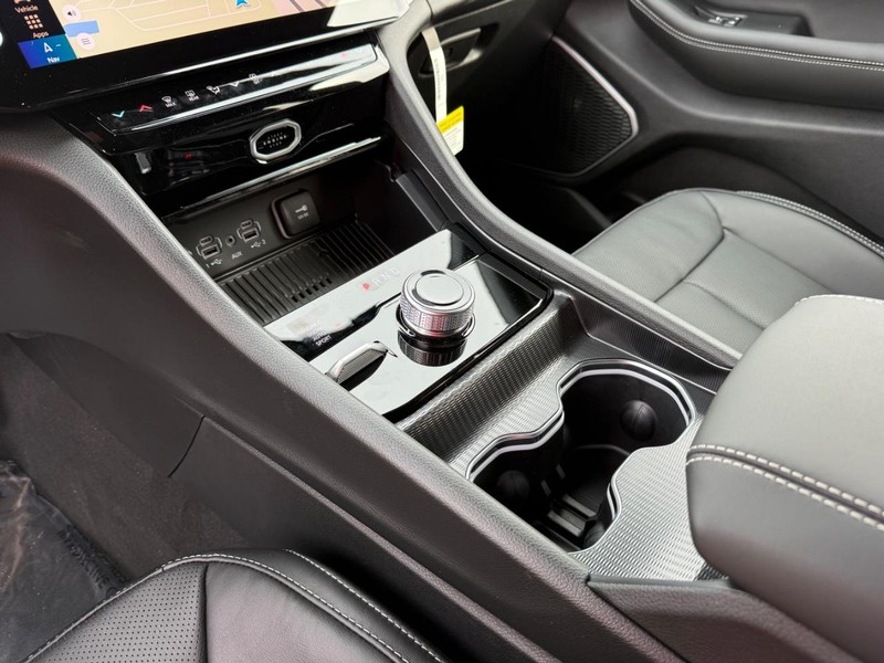 Jeep Grand Cherokee Vehicle Full-screen Gallery Image 27